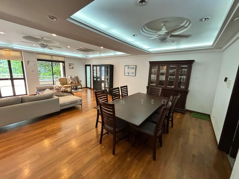 ❤️ Spacious and Cosy Apartment At Balmoral Park ❤️, , 3 Bedrooms, 2,745 sqft, Walk-up Apartment For Rent, by Darren Teo, 500155383 - Living Room - PropertyGuru.com.sg