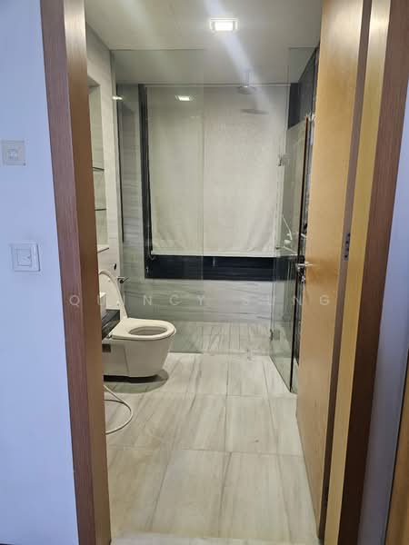 Cube 8, 376 Thomson Road, 2 Bedrooms, 893 sqft, Condominium For Rent, by Quincy Sung, 500155386 - Bathroom - PropertyGuru.com.sg