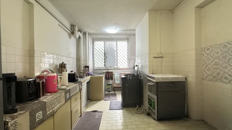 507 Bukit Batok Street 52, 507 Bukit Batok Street 52, 2 Bedrooms, 646 sqft, HDB Flat For Sale, by Arioch Heng (JT), 500155390 - Kitchen - PropertyGuru.com.sg