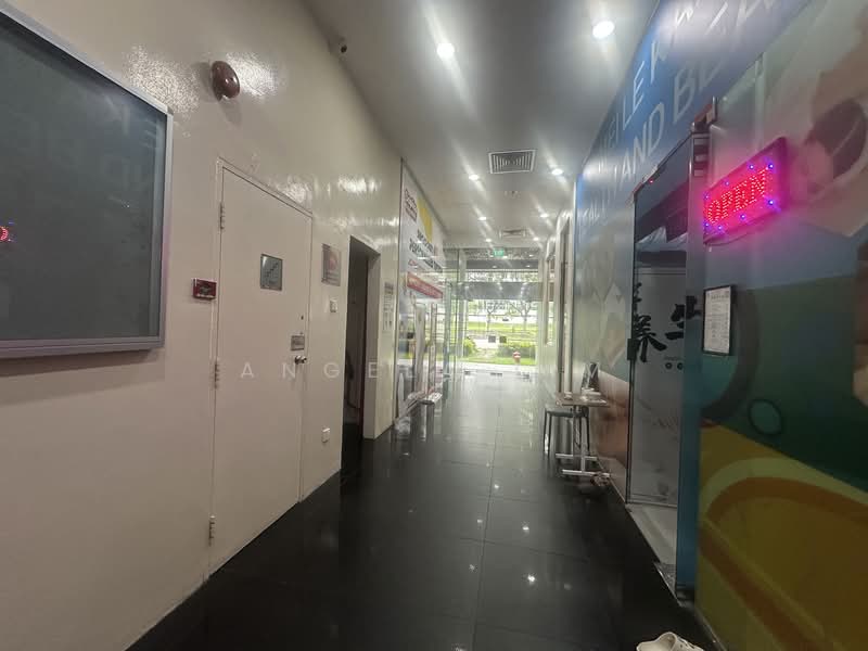 Singapore Shopping Centre, 190 Clemenceau Avenue, 7,363 sqft, Mall Shop For Sale, by Angela Lim, 500155405 - Corridor - CommercialGuru.com.sg