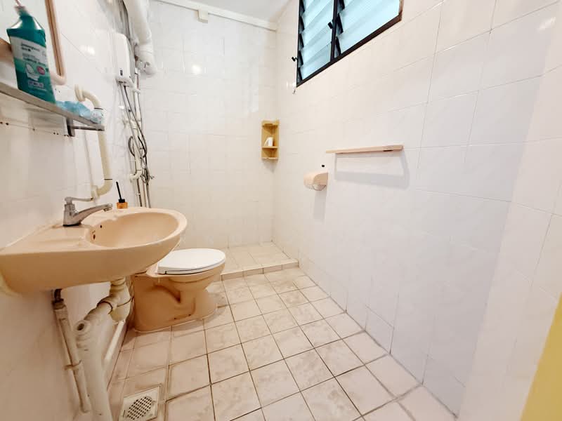 103B Depot Road, 103B Depot Road, 3 Bedrooms, 1,076 sqft, HDB Flat For Rent, by Arnold Wee, 500155428 - Bathroom - PropertyGuru.com.sg