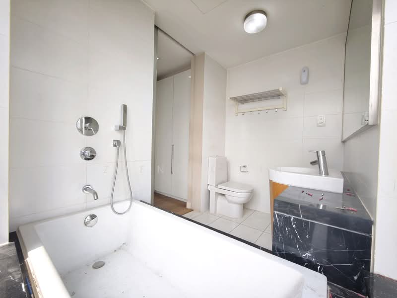 The Centris, 77 Jurong West Central 3, Room Rental, 150 sqft, Apartment For Rent, by Zheng Libin, 500155437 - Bathroom - PropertyGuru.com.sg