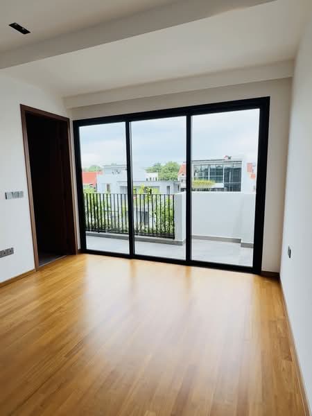 ❤️ DEALMAKERS ✨ | BRAND NEW LANDED NEAR SEMBAWANG PARK, Yishun / Sembawang Road / Jalan Sankam, 5 Bedrooms, 4,834 sqft, Terraced House For Sale, by Jess Liu, 500155448 - Balcony - PropertyGuru.com.sg