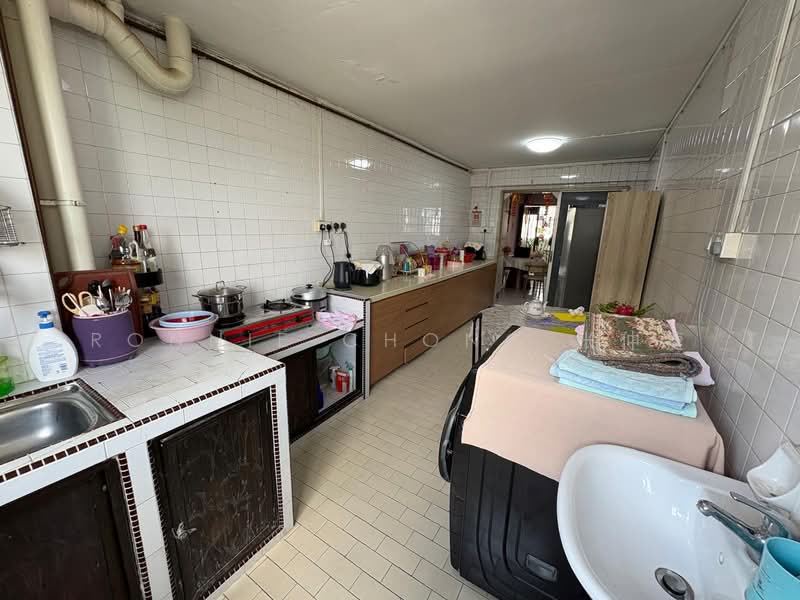 146 Woodlands Street 13, 146 Woodlands Street 13, 3 Bedrooms, 1,001 sqft, HDB Flat For Sale, by Ronnie Chong 张仲捷, 500155454 - Kitchen - PropertyGuru.com.sg