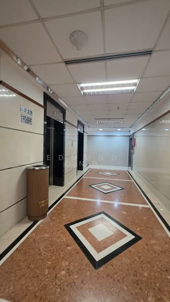 Fortune Centre, 190 Middle Road, 1,711 sqft, Office For Rent, by Edmund Ong, 500155455 - Corridor - CommercialGuru.com.sg