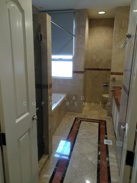 Leonie Condotel, 2 Leonie Hill Road, 4 Bedrooms, 2,715 sqft, Condominium For Rent, by Gilad Coppersmith, 500155459 - Bathroom - PropertyGuru.com.sg