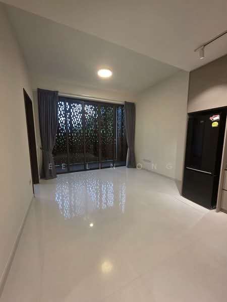 Parksuites, 18 Holland Grove Road, 2 Bedrooms, 786 sqft, Condominium For Rent, by Ee Lin Ong, 500155463 - Living Room - PropertyGuru.com.sg