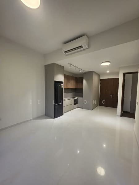 Parksuites, 18 Holland Grove Road, 2 Bedrooms, 786 sqft, Condominium For Rent, by Ee Lin Ong, 500155463 - Kitchen - PropertyGuru.com.sg