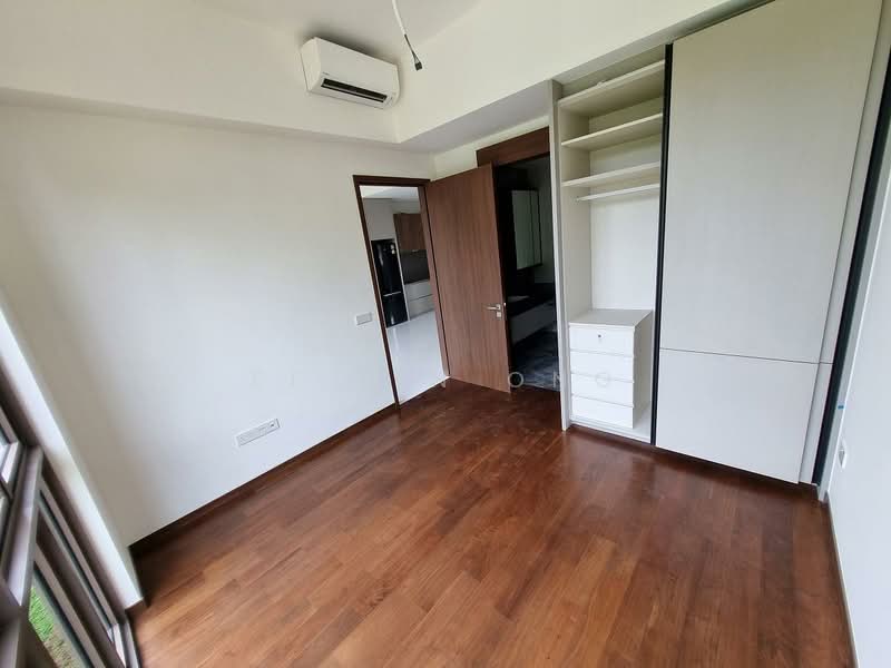 Parksuites, 18 Holland Grove Road, 2 Bedrooms, 786 sqft, Condominium For Rent, by Ee Lin Ong, 500155463 - Bedroom - PropertyGuru.com.sg