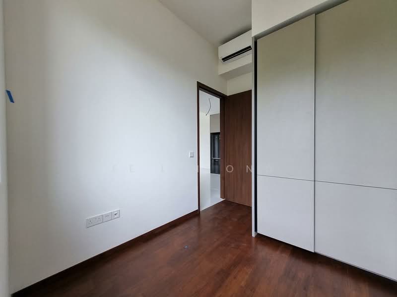 Parksuites, 18 Holland Grove Road, 2 Bedrooms, 786 sqft, Condominium For Rent, by Ee Lin Ong, 500155463 - Bedroom - PropertyGuru.com.sg