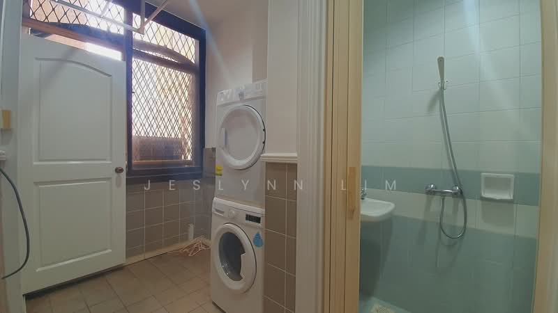 Leonie Condotel, 2 Leonie Hill Road, 4 Bedrooms, 2,770 sqft, Condominium For Rent, by Jeslynn Lim, 500155468 - Bathroom - PropertyGuru.com.sg