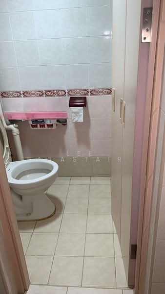 154 Mei Ling Street, 154 Mei Ling Street, Room Rental, 90 sqft, HDB Flat For Rent, by Lee Alastair, 500155470 - Bathroom - PropertyGuru.com.sg