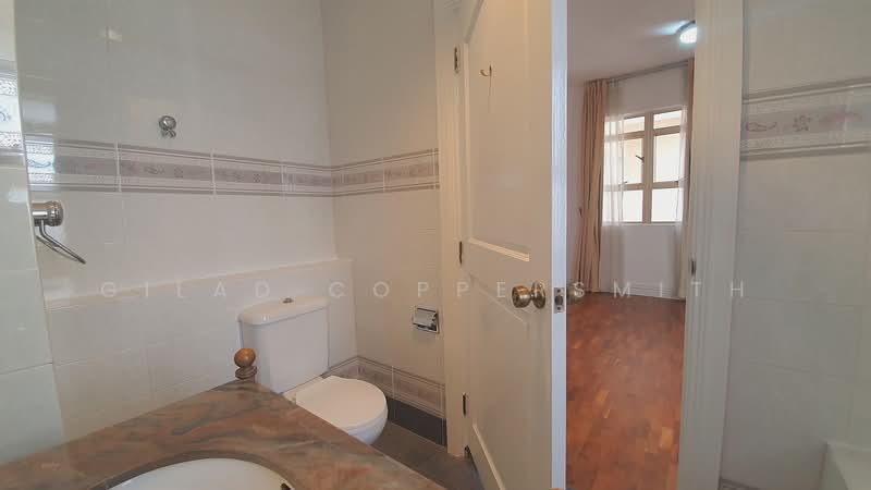 Leonie Condotel, 2 Leonie Hill Road, 4 Bedrooms, 2,770 sqft, Condominium For Rent, by Gilad Coppersmith, 500155474 - Bathroom - PropertyGuru.com.sg