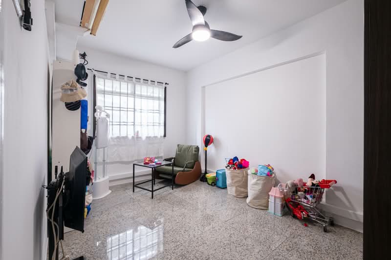 295B Compassvale Crescent, 295B Compassvale Crescent, 3 Bedrooms, 968 sqft, HDB Flat For Sale, by Carleel ., 500155500 - Living Room - PropertyGuru.com.sg