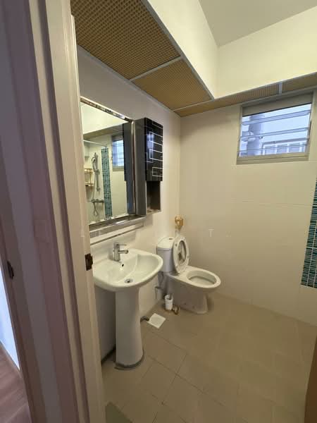 808C Chai Chee Road, 808C Chai Chee Road, 3 Bedrooms, 947 sqft, HDB Flat For Rent, by Lester T., 500155501 - Bathroom - PropertyGuru.com.sg