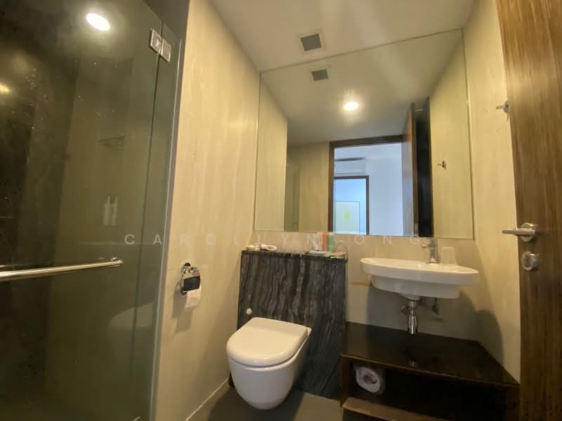 Stellar RV, 408 River Valley Road, 2 Bedrooms, 538 sqft, Condominium For Sale, by Carollyn Ong, 500155504 - Bathroom - PropertyGuru.com.sg