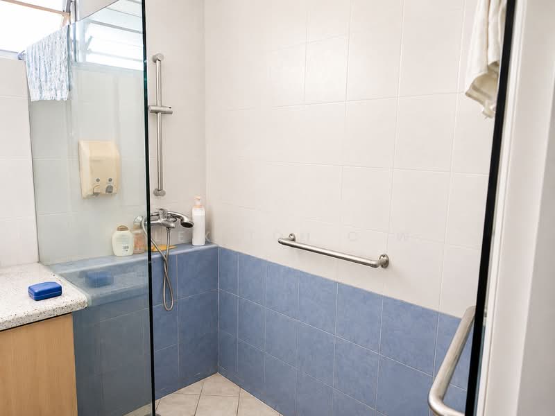 Room for rent In Landed, Meragi Road, East View Garden, Room Rental, 100 sqft, Terraced House For Rent, by Alex Toh C W, 500155510 - Bathroom - PropertyGuru.com.sg