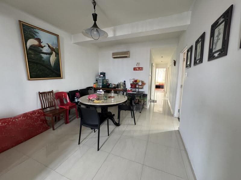 Wing Fong Mansions, 12 Lorong 14 Geylang, Eunos / Geylang / Paya Lebar, 3 Bedrooms, 1,130 sqft, Apartment For Sale, by Zach Lin, 500155514 - Living Room - PropertyGuru.com.sg