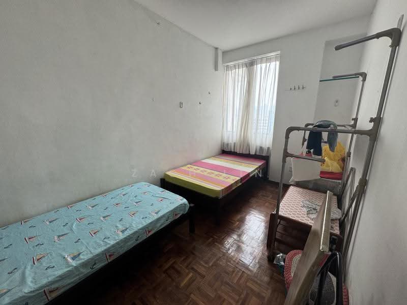 Wing Fong Mansions, 12 Lorong 14 Geylang, Eunos / Geylang / Paya Lebar, 3 Bedrooms, 1,130 sqft, Apartment For Sale, by Zach Lin, 500155514 - Bedroom - PropertyGuru.com.sg