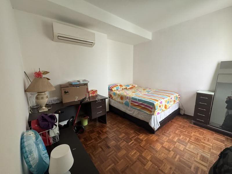 Wing Fong Mansions, 12 Lorong 14 Geylang, Eunos / Geylang / Paya Lebar, 3 Bedrooms, 1,130 sqft, Apartment For Sale, by Zach Lin, 500155514 - Bedroom - PropertyGuru.com.sg