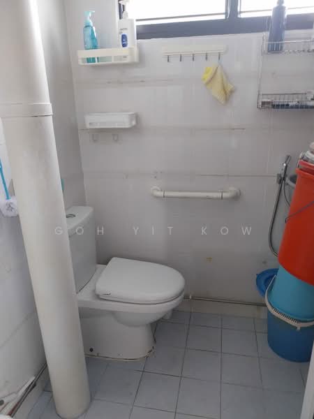 221 Serangoon Avenue 4, 221 Serangoon Avenue 4, Room Rental, 100 sqft, HDB Flat For Rent, by Goh Yit Kow, 500155519 - Bathroom - PropertyGuru.com.sg