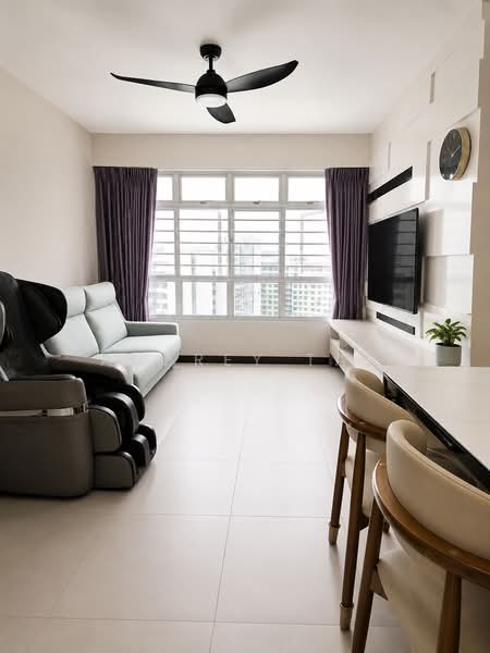 523B Tampines Central 7, 523B Tampines Central 7, 4 Bedrooms, 1,001 sqft, HDB Flat For Sale, by Audrey Tan, 500155531 - Living Room - PropertyGuru.com.sg