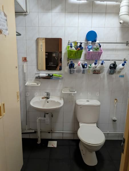 663A Jurong West Street 65, 663A Jurong West Street 65, Room Rental, 120 sqft, HDB Flat For Rent, by Doris Kang, 500155541 - Bathroom - PropertyGuru.com.sg