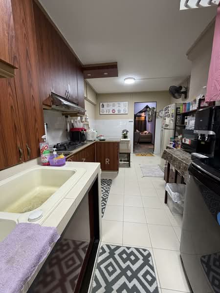 784 Yishun Avenue 2, 784 Yishun Avenue 2, 2 Bedrooms, 797 sqft, HDB Flat For Sale, by Roz Rufai, 500155544 - Kitchen - PropertyGuru.com.sg