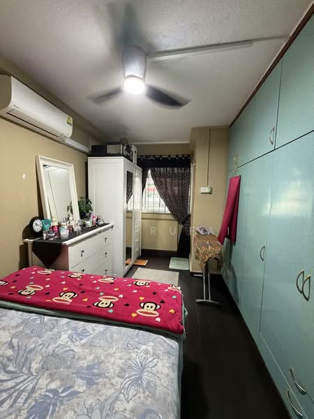 784 Yishun Avenue 2, 784 Yishun Avenue 2, 2 Bedrooms, 797 sqft, HDB Flat For Sale, by Roz Rufai, 500155544 - Bedroom - PropertyGuru.com.sg
