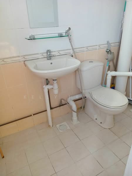 101 Clementi Street 14, 101 Clementi Street 14, Room Rental, 90 sqft, HDB Flat For Rent, by Kelly Leong, 500155546 - Bathroom - PropertyGuru.com.sg