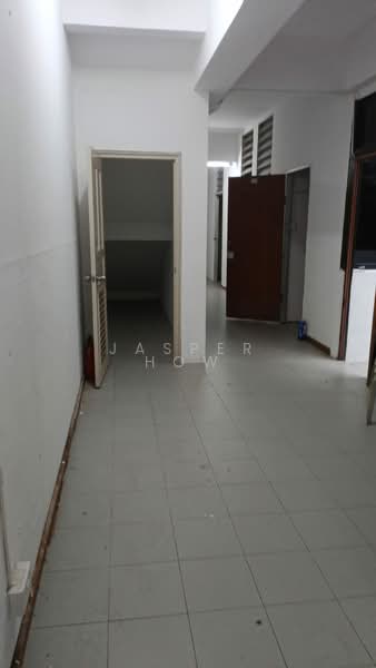 Upper Serangoon Shopping Centre, 756 Upper Serangoon Road, 10+ Bedrooms, 1,800 sqft, Apartment For Rent, by Jasper How, 500155547 - PropertyGuru.com.sg