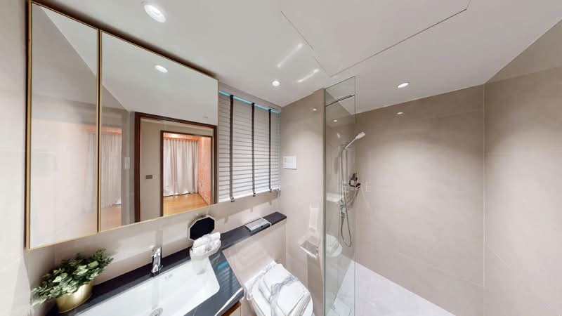 Chuan Park, 240 Lorong Chuan, 3 Bedrooms, 1,206 sqft, Condominium For Sale, by Tyler Lee, 500155554 - Bathroom - PropertyGuru.com.sg
