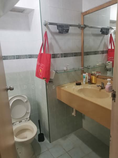 987C Jurong West Street 93, 987C Jurong West Street 93, 3 Bedrooms, 1,001 sqft, HDB Flat For Rent, by Doris Kang, 500155561 - Bathroom - PropertyGuru.com.sg
