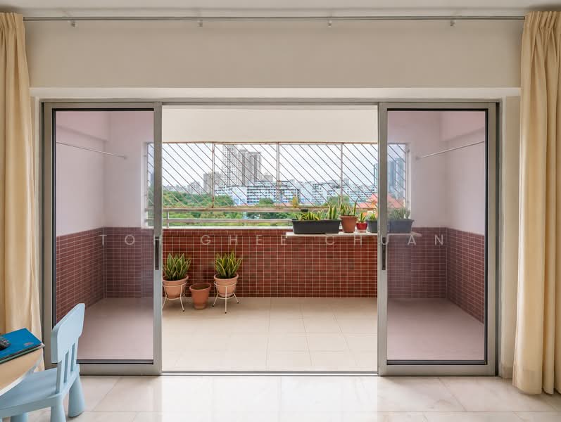 108 Jalan Rajah, 108 Jalan Rajah, 3 Bedrooms, 1,593 sqft, HDB Flat For Sale, by Toh Ghee Chuan, 500155562 - Balcony - PropertyGuru.com.sg