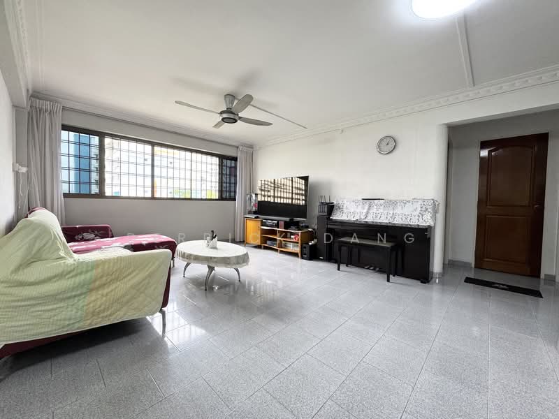 319 Bukit Batok Street 33, 319 Bukit Batok Street 33, 3 Bedrooms, 1,313 sqft, HDB Flat For Sale, by Derrick Dang, 500155570 - Living Room - PropertyGuru.com.sg