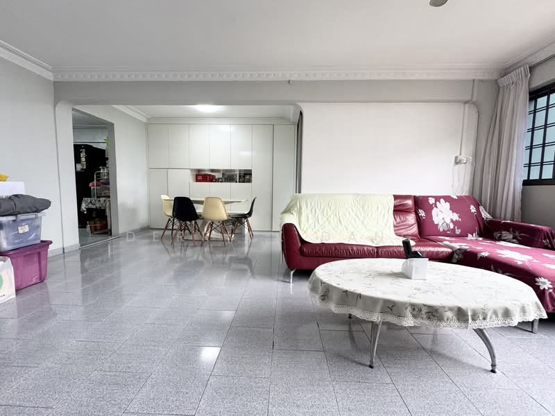 319 Bukit Batok Street 33, 319 Bukit Batok Street 33, 3 Bedrooms, 1,313 sqft, HDB Flat For Sale, by Derrick Dang, 500155570 - Living Room - PropertyGuru.com.sg