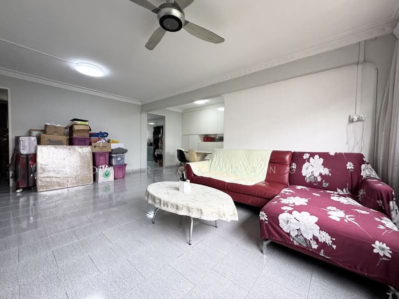 319 Bukit Batok Street 33, 319 Bukit Batok Street 33, 3 Bedrooms, 1,313 sqft, HDB Flat For Sale, by Derrick Dang, 500155570 - Living Room - PropertyGuru.com.sg