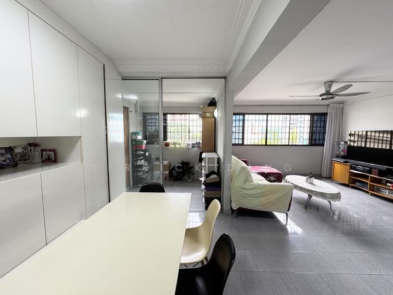 319 Bukit Batok Street 33, 319 Bukit Batok Street 33, 3 Bedrooms, 1,313 sqft, HDB Flat For Sale, by Derrick Dang, 500155570 - Living Room - PropertyGuru.com.sg
