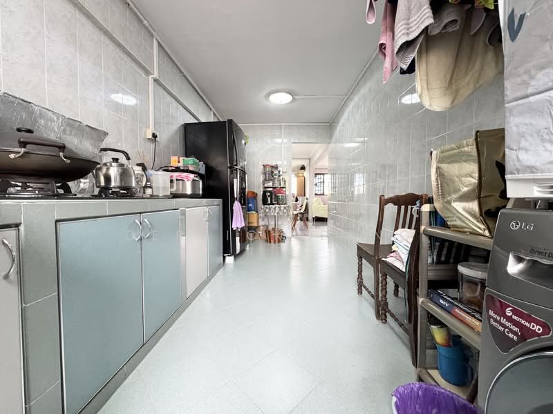 319 Bukit Batok Street 33, 319 Bukit Batok Street 33, 3 Bedrooms, 1,313 sqft, HDB Flat For Sale, by Derrick Dang, 500155570 - Kitchen - PropertyGuru.com.sg