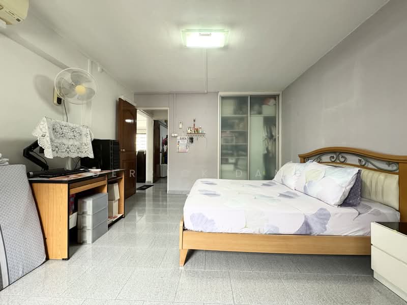 319 Bukit Batok Street 33, 319 Bukit Batok Street 33, 3 Bedrooms, 1,313 sqft, HDB Flat For Sale, by Derrick Dang, 500155570 - Bedroom - PropertyGuru.com.sg