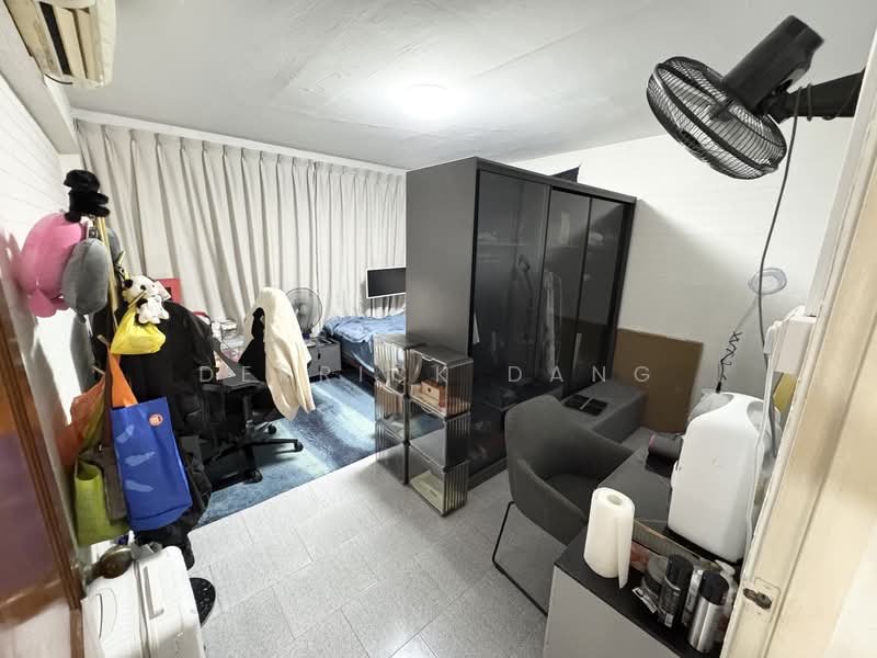 319 Bukit Batok Street 33, 319 Bukit Batok Street 33, 3 Bedrooms, 1,313 sqft, HDB Flat For Sale, by Derrick Dang, 500155570 - Bedroom - PropertyGuru.com.sg