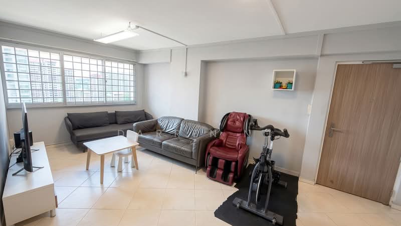228 Bishan Street 23, 228 Bishan Street 23, 3 Bedrooms, 1,130 sqft, HDB Flat For Sale, by Darren Ng, 500155576 - Living Room - PropertyGuru.com.sg