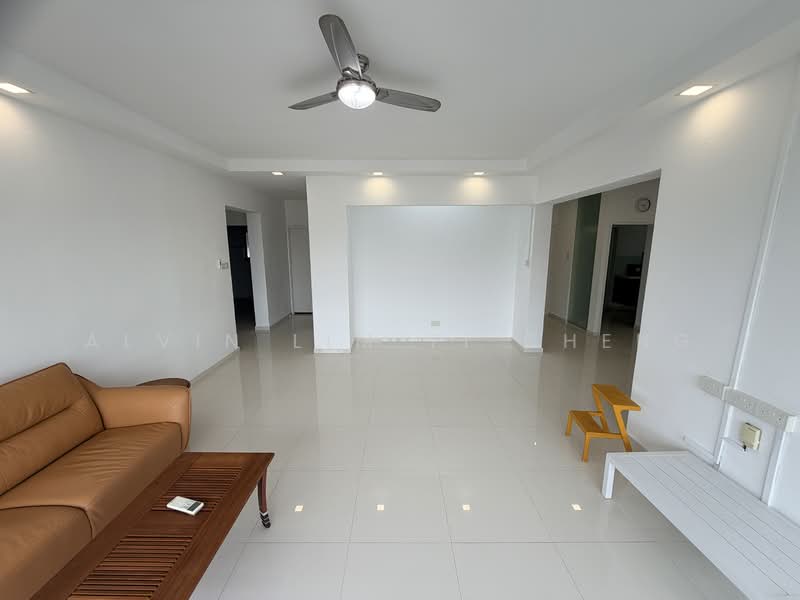 Ridgewood Condominium, 1 Ridgewood Close, 3 Bedrooms, 1,774 sqft, Condominium For Rent, by Alvin Lim Yi Cheng, 500155587 - Living Room - PropertyGuru.com.sg