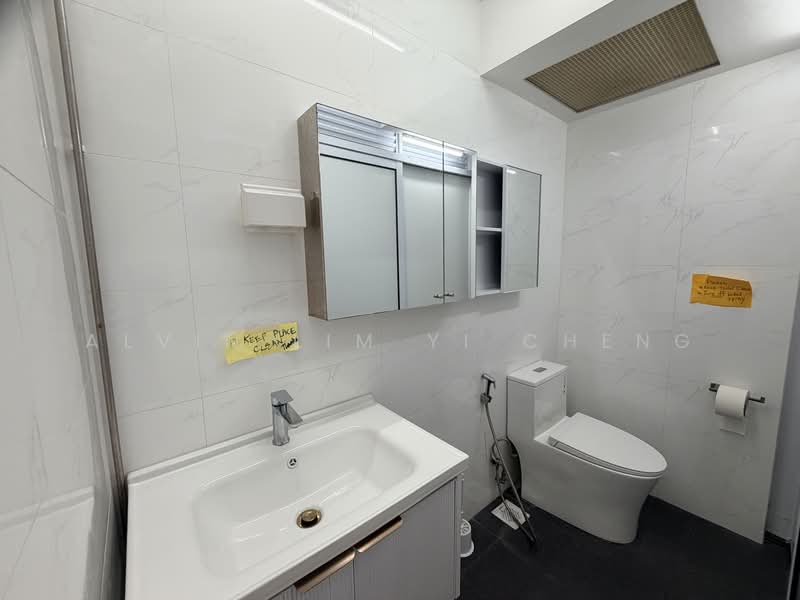 Ridgewood Condominium, 1 Ridgewood Close, 3 Bedrooms, 1,774 sqft, Condominium For Rent, by Alvin Lim Yi Cheng, 500155587 - Bathroom - PropertyGuru.com.sg