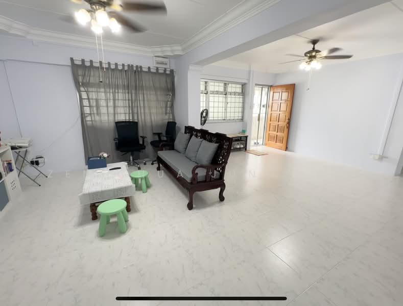 668 Jalan Damai, 668 Jalan Damai, 1 Bedroom, 129 sqft, HDB Flat For Rent, by Zen Chua Jun Xian, 500155588 - Living Room - PropertyGuru.com.sg