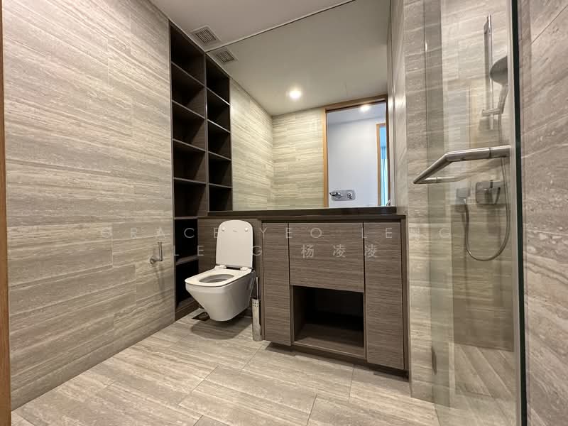 The Crest, 105 Prince Charles Crescent, 2 Bedrooms, 764 sqft, Condominium For Rent, by Grace Yeo Leng Leng 杨凌凌, 500155590 - Bathroom - Spacious with plenty Storage - PropertyGuru.com.sg