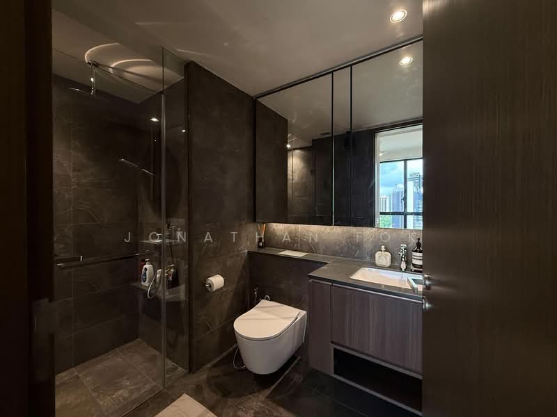 Kopar At Newton, 4 Makeway Avenue, 2 Bedrooms, 689 sqft, Condominium For Sale, by Jonathan Fok, 500155601 - Bathroom - PropertyGuru.com.sg