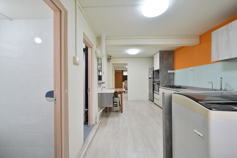 27 Toa Payoh East, 27 Toa Payoh East, 3 Bedrooms, 721 sqft, HDB Flat For Sale, by Janelle Chew, 500155604 - Kitchen - PropertyGuru.com.sg
