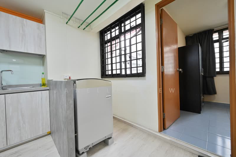 27 Toa Payoh East, 27 Toa Payoh East, 3 Bedrooms, 721 sqft, HDB Flat For Sale, by Janelle Chew, 500155604 - Service Yard - PropertyGuru.com.sg
