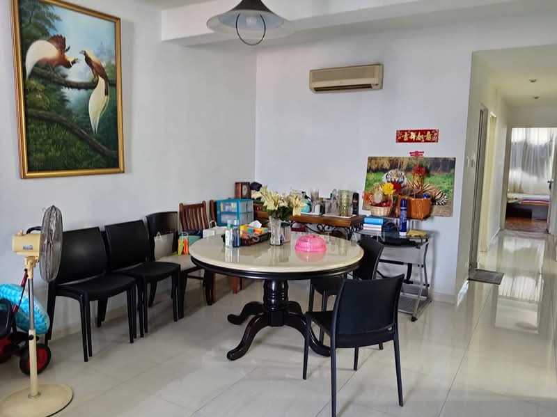Wing Fong Mansions, 12 Lorong 14 Geylang, 3 Bedrooms, 1,130 sqft, Apartment For Sale, by Arissa Tan, 500155622 - Living Room - PropertyGuru.com.sg
